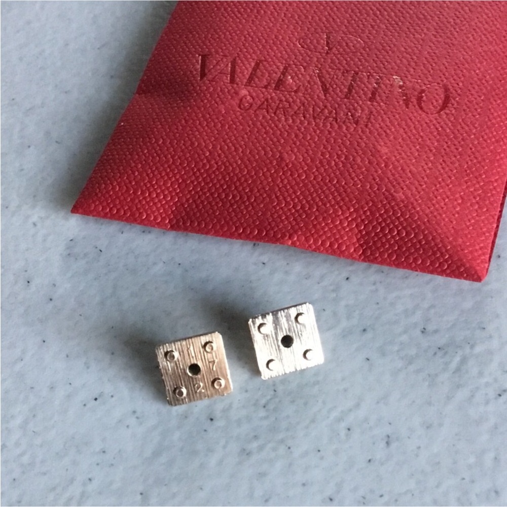 VALENTINO SET OF TWO SILVER STUDS NO OTHER TOOLS IN ORIGINAL ENVELOPE - Picture 6 of 8